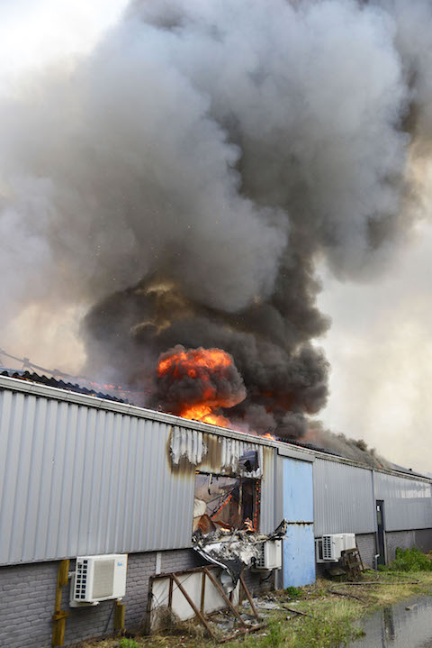 2017/156/20170802-06u29 GB 005 Zeer grote brand Schipholweg.jpg